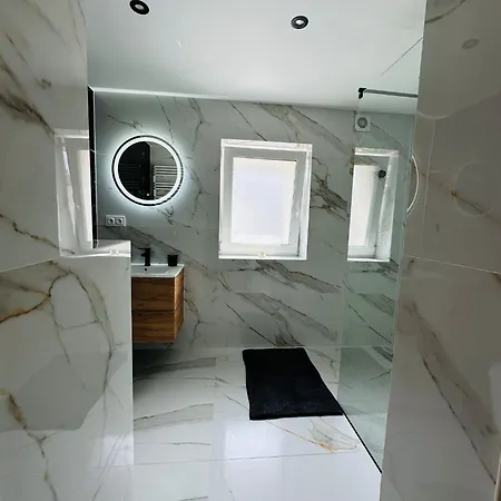 Gorski Przyladek 아파트 Jugów