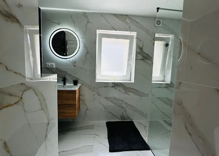 Gorski Przyladek Apartment Jugow